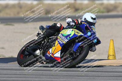 media/Oct-13-2025-Moto Forza (Mon) [[a66d839500]]/3-B Group/Session 3 (Turn 16)/